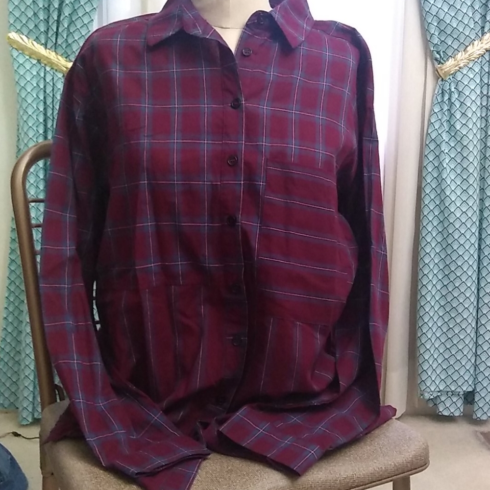 Entro plaid/stripe button down w/ large pocket